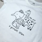 بادی آستین کوتاه طرح گریت تیم برند h&m