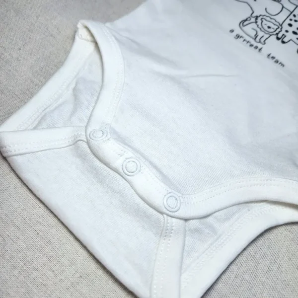 بادی آستین کوتاه مدل great team برند h&m