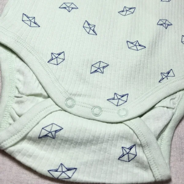 قیمت بادی آستین کوتاه کبریتی طرح قایق کاغذی برند ergee