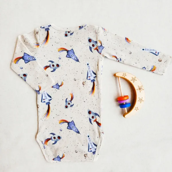 خرید بادی پسرانه آستین بلند طرح موشک رنگ کرم برند نیم ایت