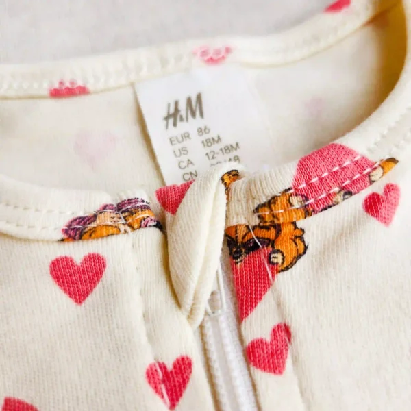 خرید سرهمی دو زیپ طرح قلب قرمز برند H&M