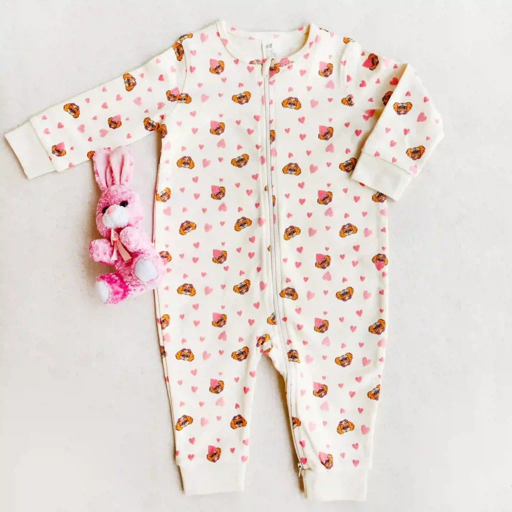 سرهمی دو زیپ دخترانه طرح قلب قرمز برند H&M