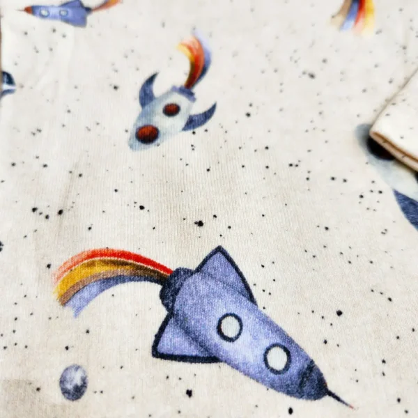 قیمت بادی پسرانه آستین بلند طرح موشک رنگ کرم برند نیم ایت