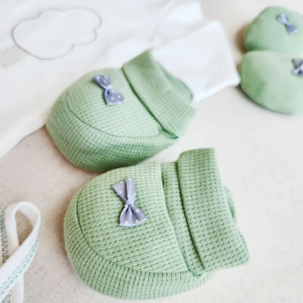 پاپوش گیفت ست بیمارستانی طرح ماشین برند گودمارک