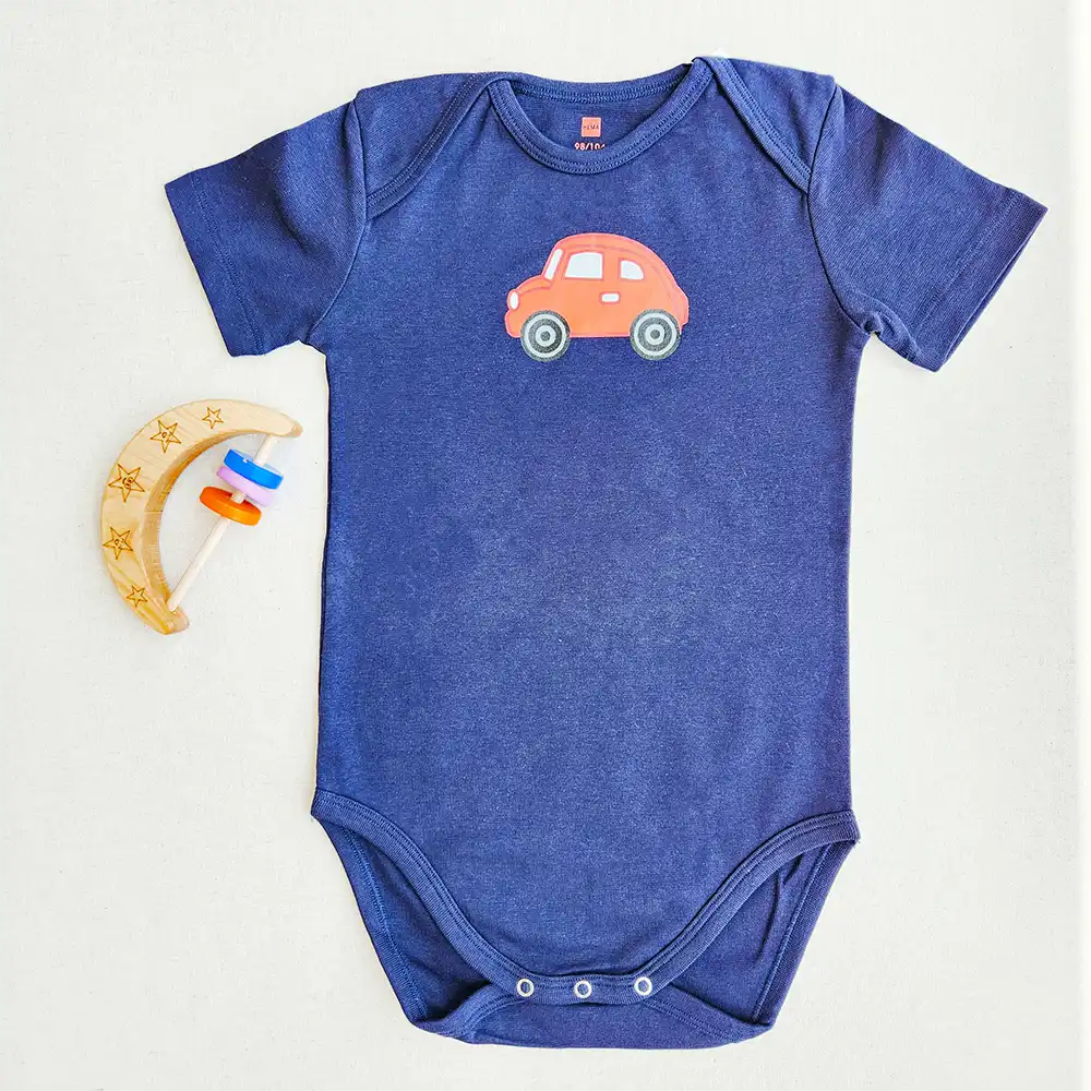 بادی آستین کوتاه وارداتی طرح ماشین نارنجی رنگ سرمه ای برند Hema