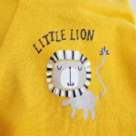 خرید شلوار ضدکولیک طرح little lion رنگ زرد برند lupilu