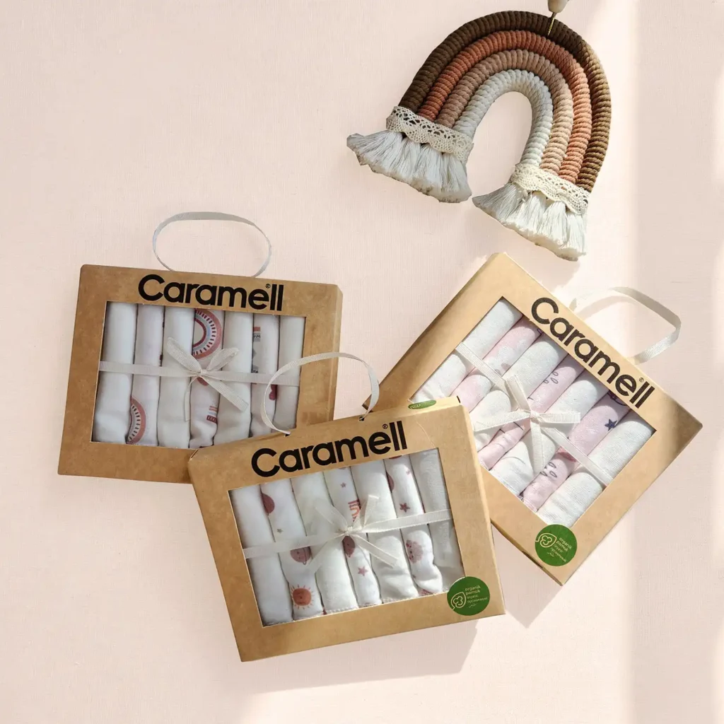 دستمال دست و صورت نوزاد