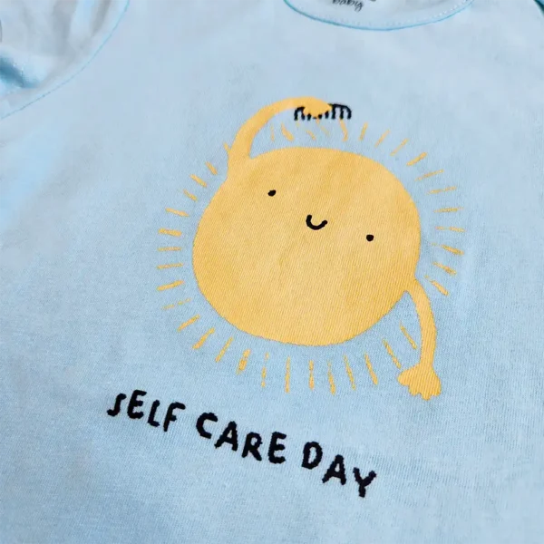 زیر دکمه آستین کوتاه وارداتی طرح Self Care Day برند Sinsay Baby