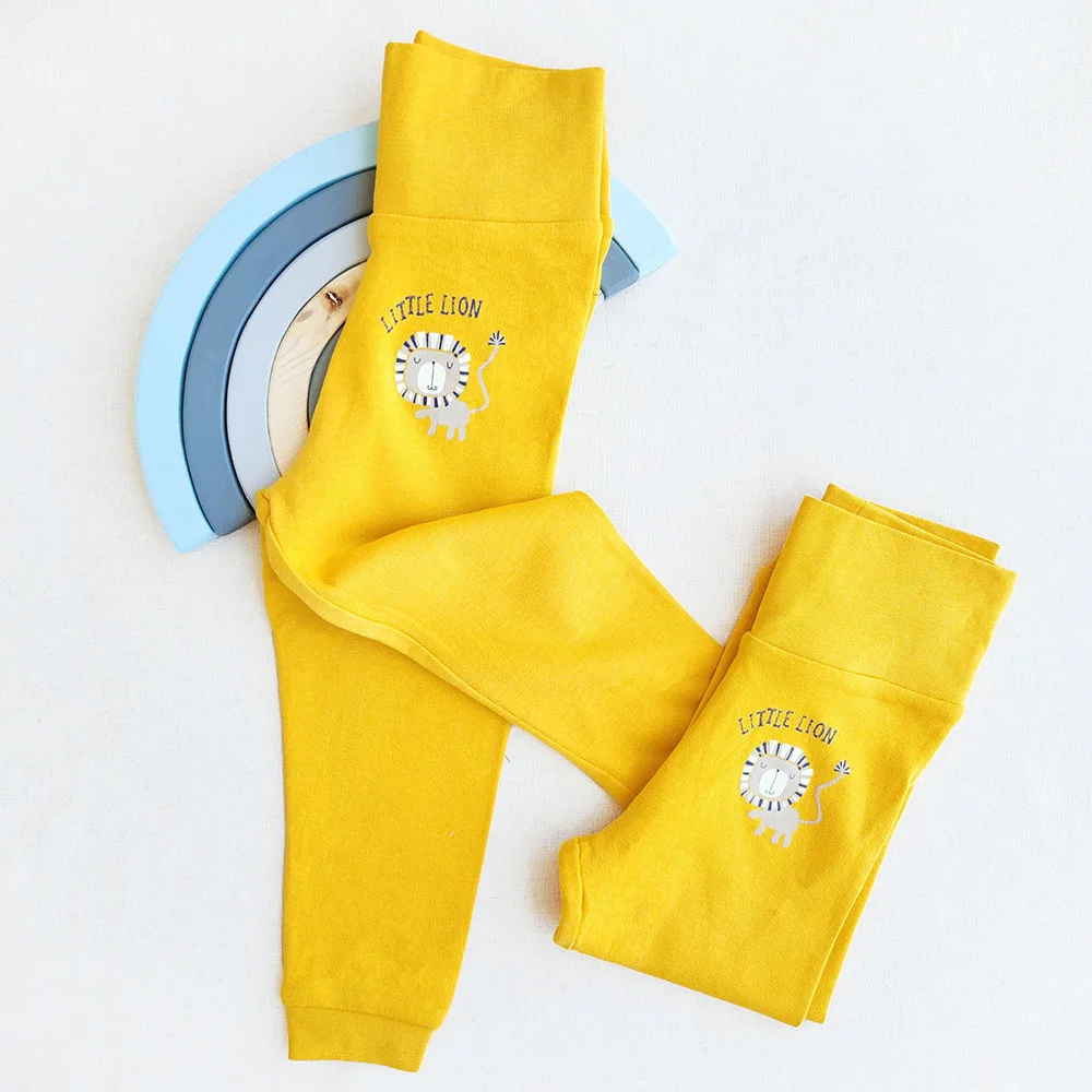 شلوار ضدکولیک طرح little lion رنگ زرد برند لوپیلو