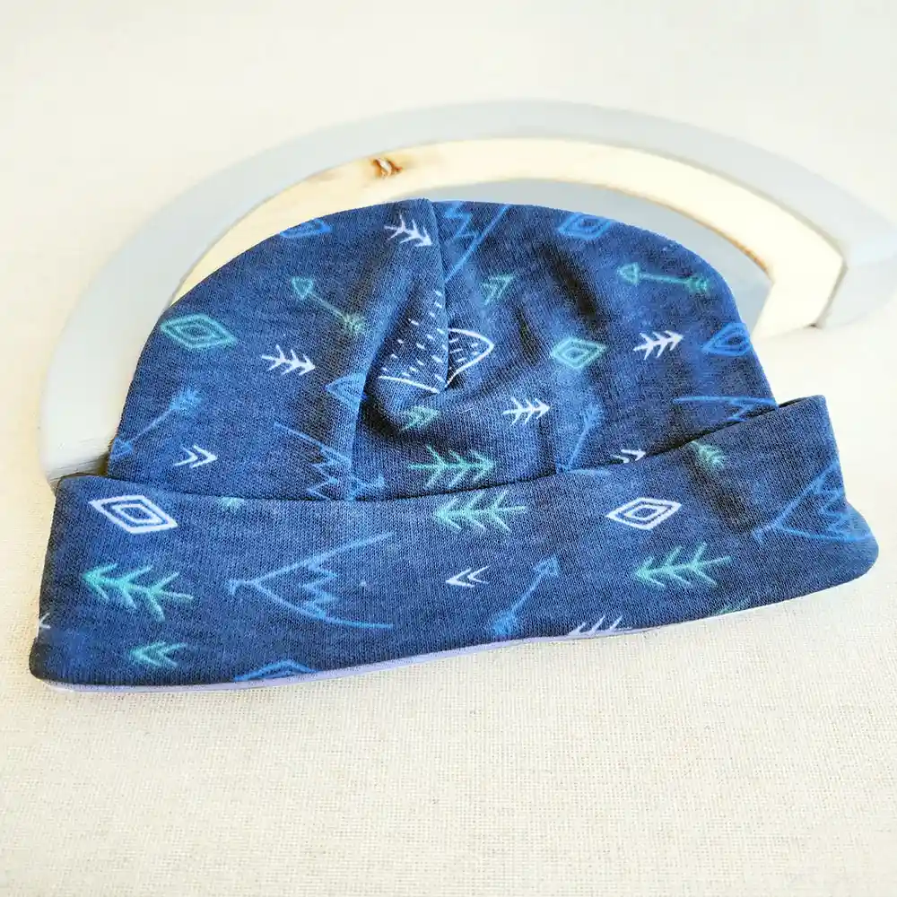 کلاه نوزادی طرح تیر و کمان برند کارترز