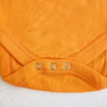 بادی آستین کوتاه طرح Snuggle time رنگ نارنجی