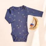 بادی آستین بلند کبریتی طرح برگ شبدر رنگ آبی تیره برند name it