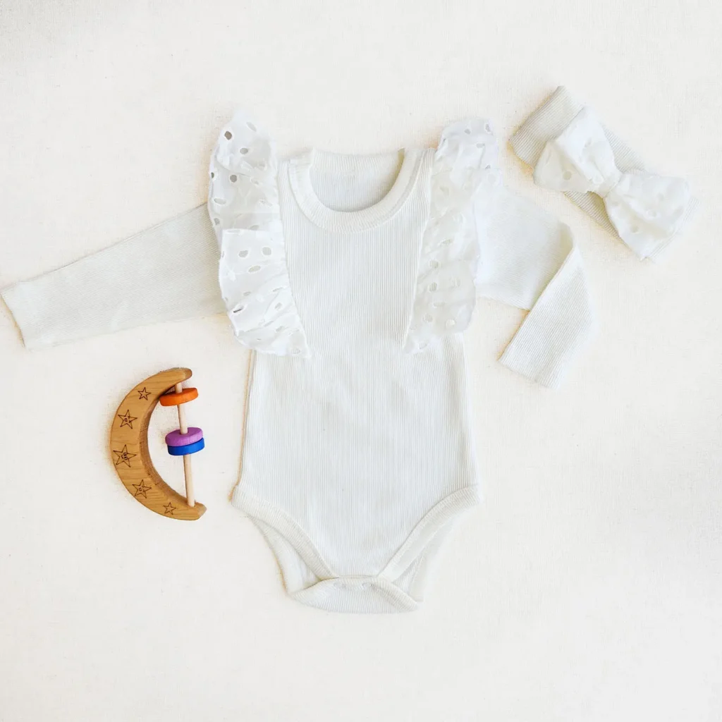 ست بادی آستین بلند کبریتی دخترانه چین دار به همراه هدبند رنگ سفید