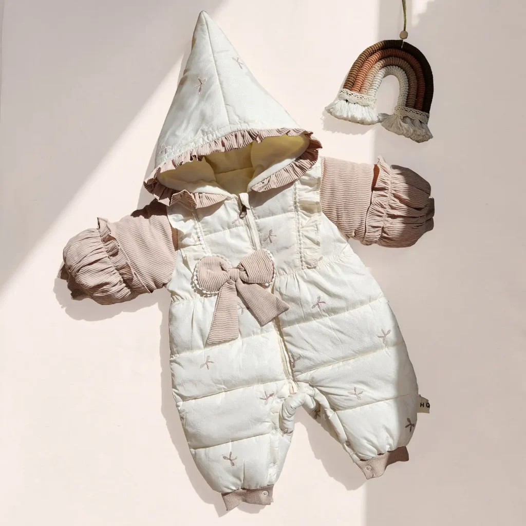 کاپشن سرهمی کلاهدار دخترانه وارداتی اورجینال مدل پاپیونی رنگ کرم نسکافه ای