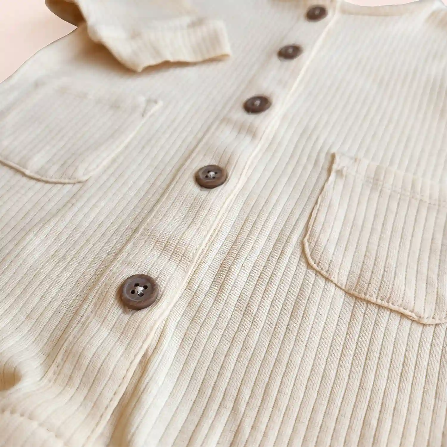 سرهمی وارداتی کبریتی مدل جیب دار رنگ کرم برند Ergee