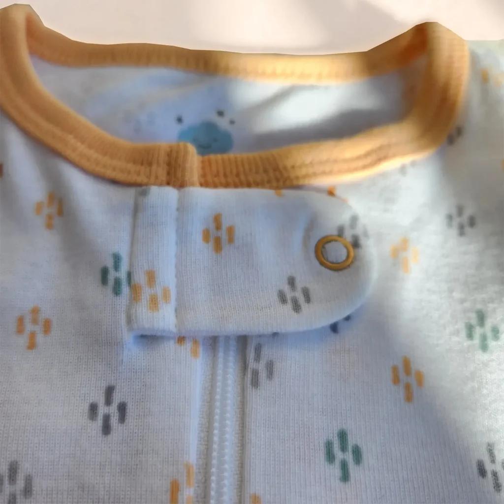 سرهمی جورابدار وارداتی طرح چهارپر های رنگی رنگ سفید