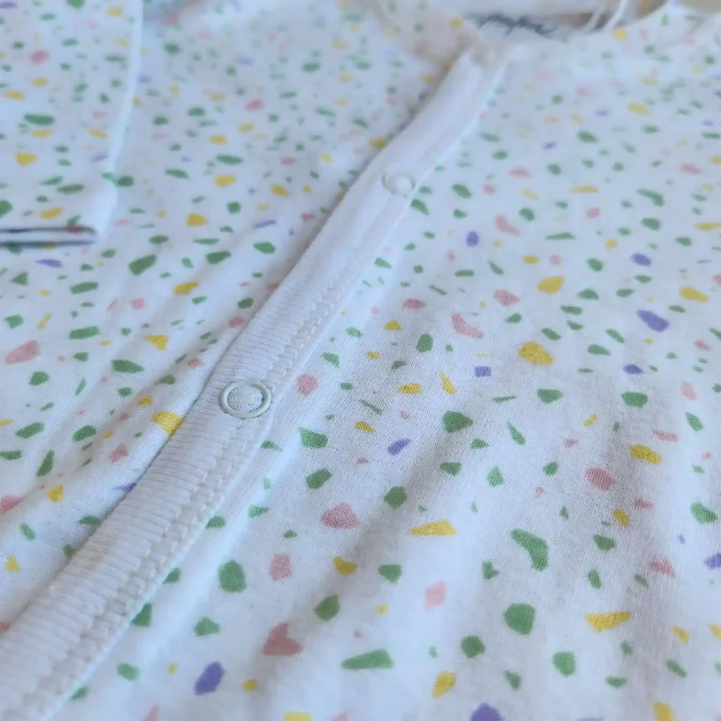 سرهمی جورابدار وارداتی طرح رنگ پاشی رنگ سفید