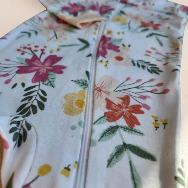 سرهمی جورابدار وارداتی طرح گل رنگ سفید