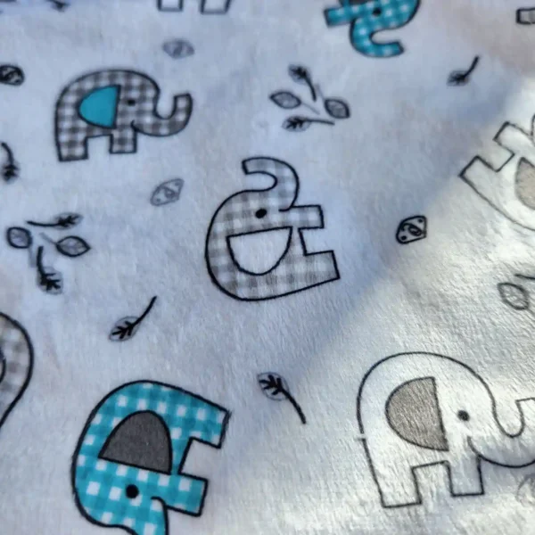 پیشبند نوزادی طرح فیل رنگ سفید برند کارترز