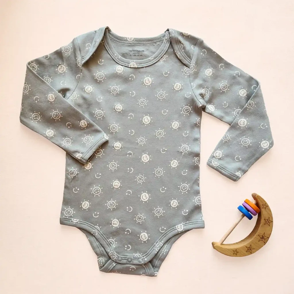 بادی آستین بلند طرح خورشید خندان رنگ سبز برند vertbaudet