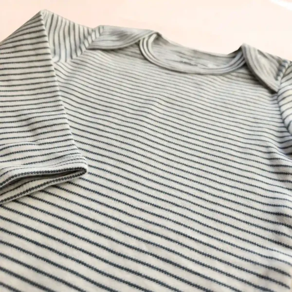 بادی آستین بلند طرح راه راه سفید مشکی برند ورت بایودت