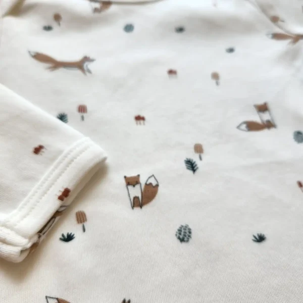 بادی آستین بلند طرح روباه های بامزه رنگ سفید برند ورت بایودت