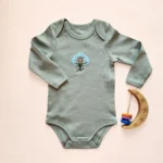 بادی آستین بلند یقه هفت طرح خانه و درخت رنگ سبز برند vertbaudet