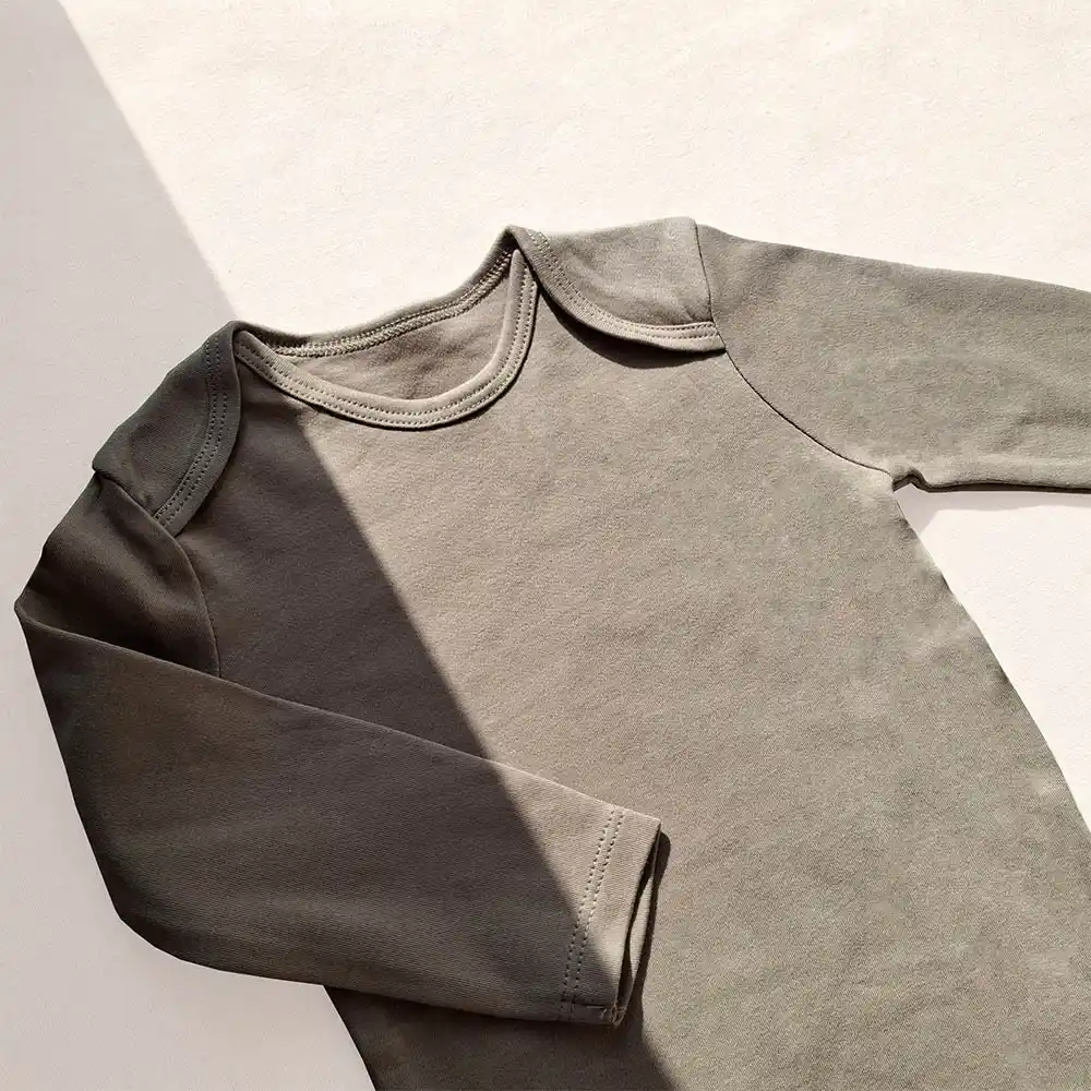 بادی آستین بلند وارداتی ساده رنگ زیتونی برند C&A کد 10406