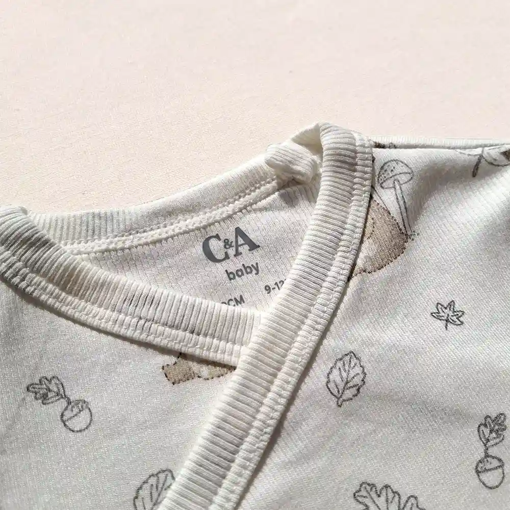 بادی آستین بلند وارداتی کبریتی یقه هفت طرح جنگل رنگ سفید برند C&A کد 10423