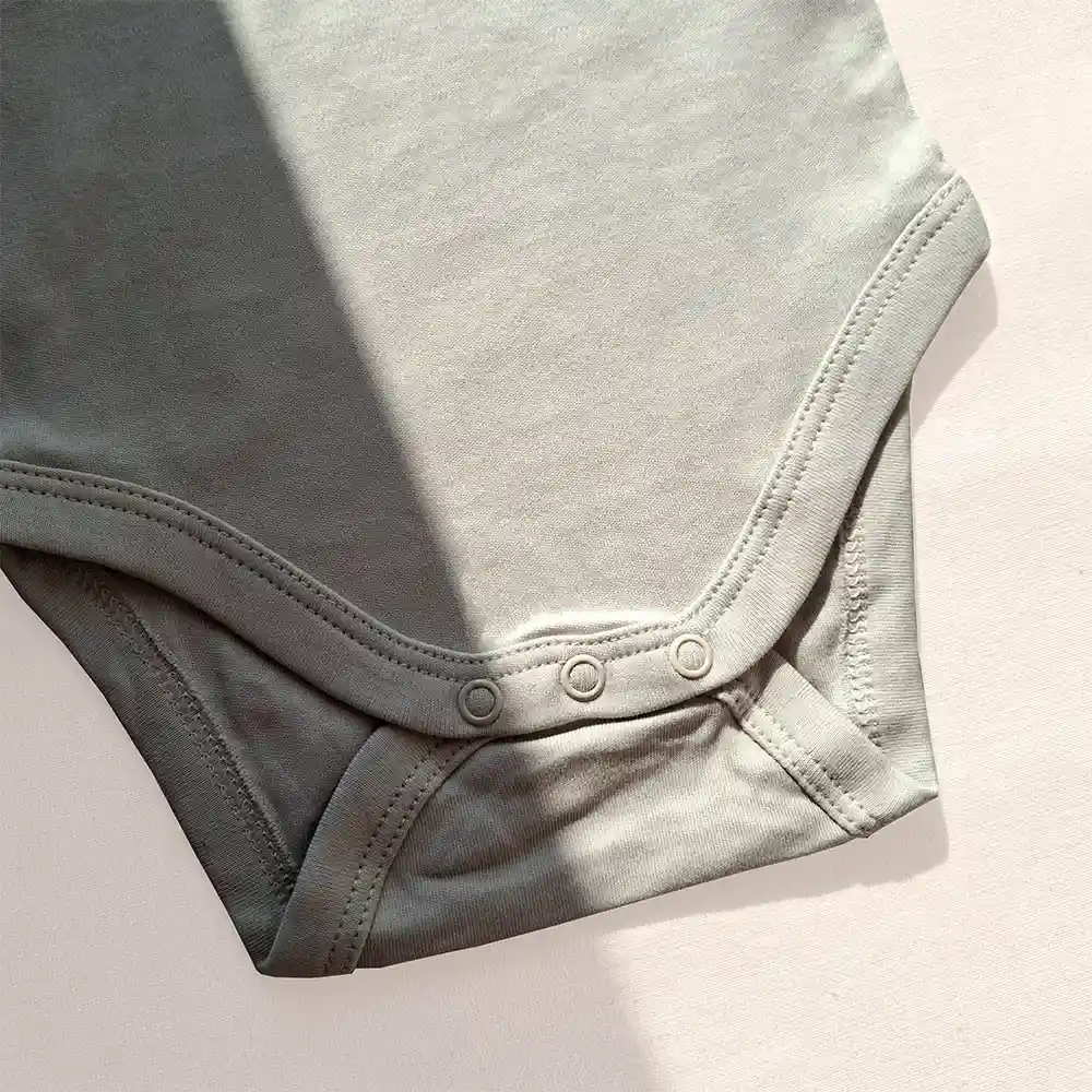 بادی آستین بلند وارداتی ساده رنگ سبز روشن برند سی اند ای