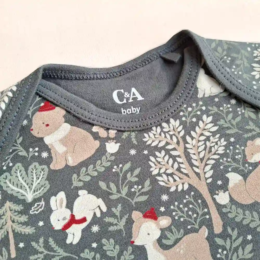 بادی آستین بلند وارداتی طرح جنگل و حیوانات رنگ سبز برند C&A