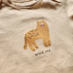 بادی آستین کوتاه طرح ببر رنگ کرم برند sinsay