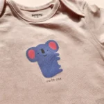 بادی آستین کوتاه طرح کوالا رنگ صورتی برند sinsay