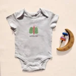 بادی آستین کوتاه وارداتی طرح پروانه رنگ سفید برند sinsay