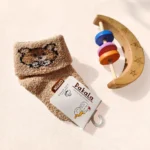 جوراب ساق بلند پشمی طرح خرس رنگ کرم تیره