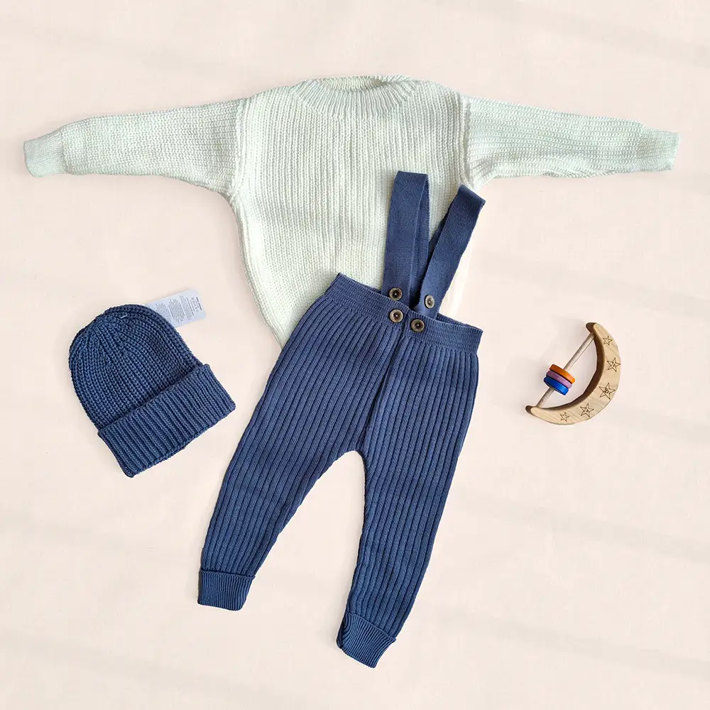 ست 3 تیکه پلیور و بیلر به همراه کلاه وارداتی ترک رنگ سفید سرمه ای