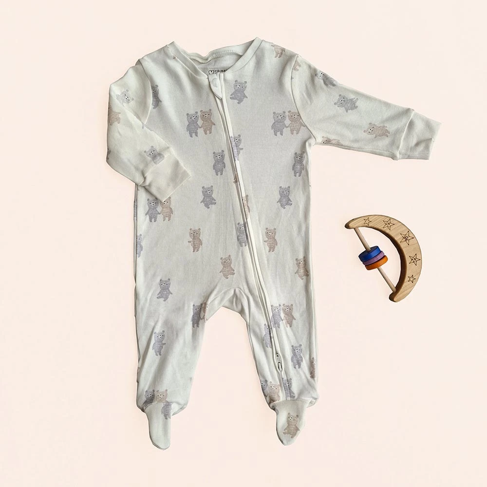 سرهمی نوزادی وارداتی دارای جوراب استپ دار طرح تدی رنگ سفید برند پریمارک