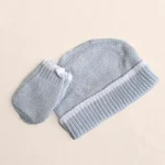 کلاه و دستکش رنگ سفید آبی