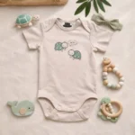 بادی آستین کوتاه وارداتی طرح لاکپشت رنگ کرم برند H&M