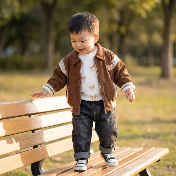 تن خور ست 3 تیکه وارداتی پسرانه بلوز و شلوار جین و کت کبریتی طرح تدی رنگ قهوه ای